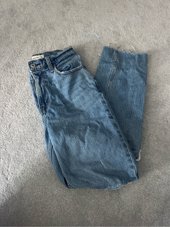 Abercrombie & Fitch Denim - Abercrombie & Fitch 90s straight High-Rise Medium Blue Jeans